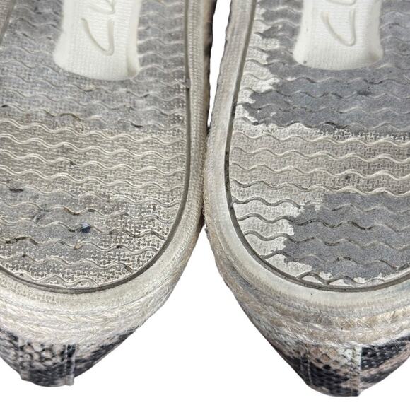 Clarks Azella Theoni Perforated Espadrille Snakeskin Slip On Flats Shoes sz 8 - Picture 14 of 16